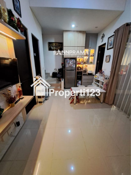 Rumah second 2 lantai di Cluster The Grove Shila at Sawangan Depok - 9