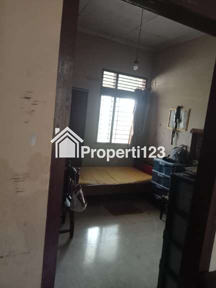 Dijual Rumah berikut tanah yang luas di Jl Kenanga V Kel Genuk, Ungaran - 9