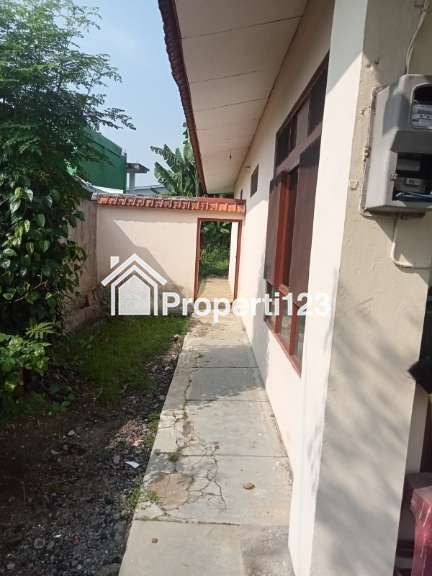 Dijual Rumah berikut tanah yang luas di Jl Kenanga V Kel Genuk, Ungaran - 4