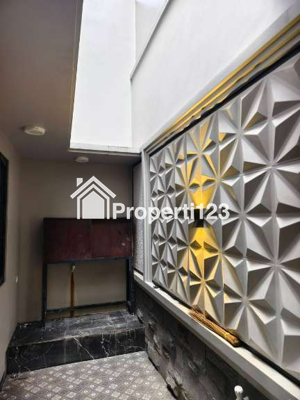 Dijual Murah Rumah Cantik 2 Lt. di Kalimulya Kota Depok - 6