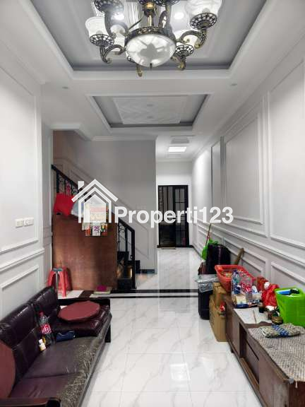 Dijual Murah Rumah Cantik 2 Lt. di Kalimulya Kota Depok - 4