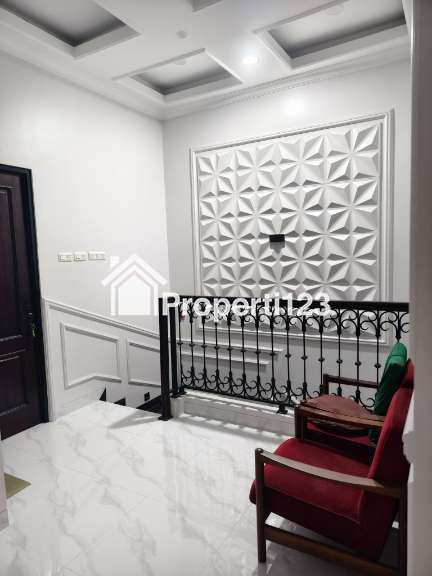 Dijual Murah Rumah Cantik 2 Lt. di Kalimulya Kota Depok - 11