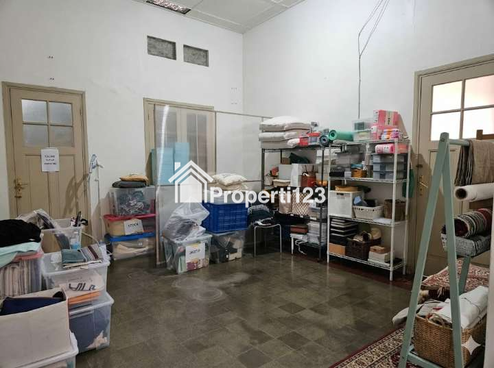 Jual Rumah Mewah Hook Luas 988m² di Sayap Ahmad Yani Dekat Kosambi Bandung – Parkir 15 Mobil! - 20