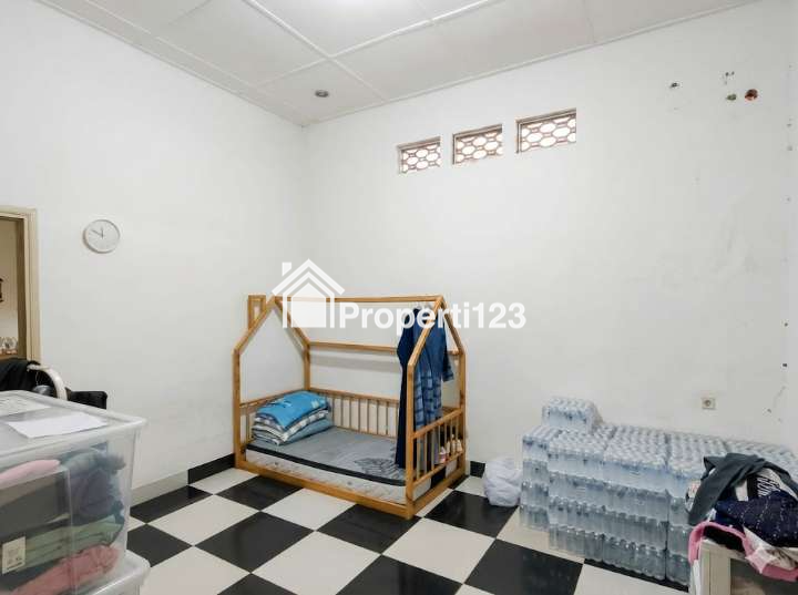 Jual Rumah Mewah Hook Luas 988m² di Sayap Ahmad Yani Dekat Kosambi Bandung – Parkir 15 Mobil! - 16