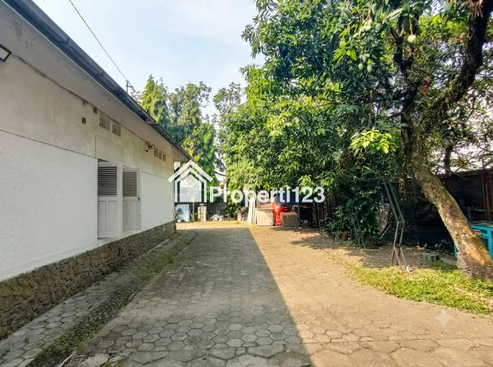 Jual Rumah Mewah Hook Luas 988m² di Sayap Ahmad Yani Dekat Kosambi Bandung – Parkir 15 Mobil! - 4