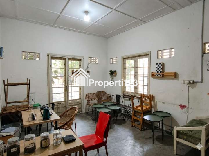 Jual Rumah Mewah Hook Luas 988m² di Sayap Ahmad Yani Dekat Kosambi Bandung – Parkir 15 Mobil! - 15