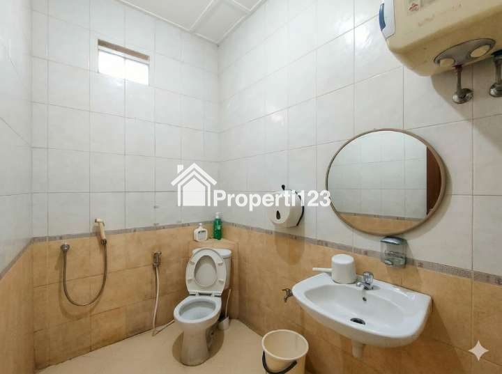 Jual Rumah Mewah Hook Luas 988m² di Sayap Ahmad Yani Dekat Kosambi Bandung – Parkir 15 Mobil! - 17
