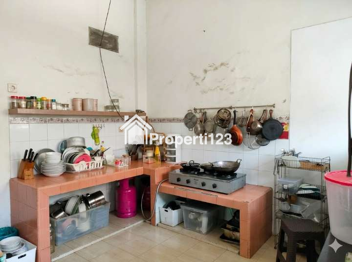 Jual Rumah Mewah Hook Luas 988m² di Sayap Ahmad Yani Dekat Kosambi Bandung – Parkir 15 Mobil! - 12