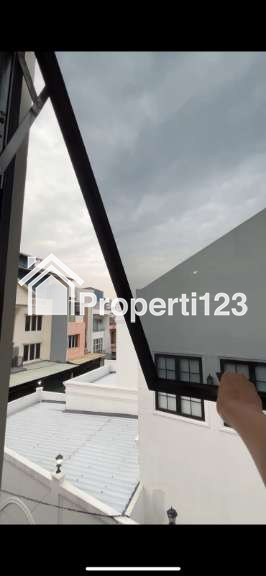 Dijual Rumah + Usaha Loundry di Jelambar Baru (Belakang Sekolah Kristen Pancaran Berkat) - 17