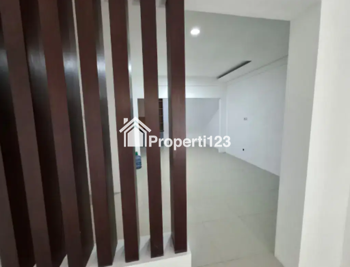 Rumah 2 Lantai Siap Huni Di Perumahan THE GAYUNGSARI Surabaya Selatan - 6