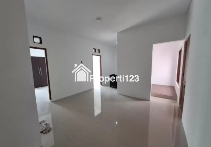 Rumah 2 Lantai Siap Huni Di Perumahan THE GAYUNGSARI Surabaya Selatan - 11