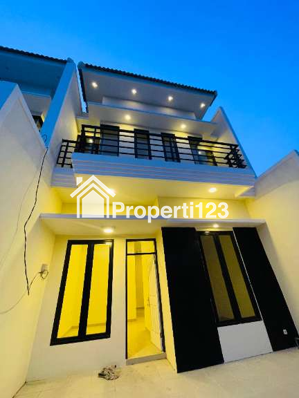 Rumah Modern Baru Gress di Perumahan Pondok Benowo Indah Surabaya Barat - 11