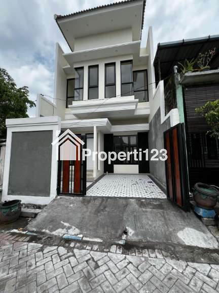 Rumah Modern Baru Gress di Perumahan Pondok Benowo Indah Surabaya Barat - 3