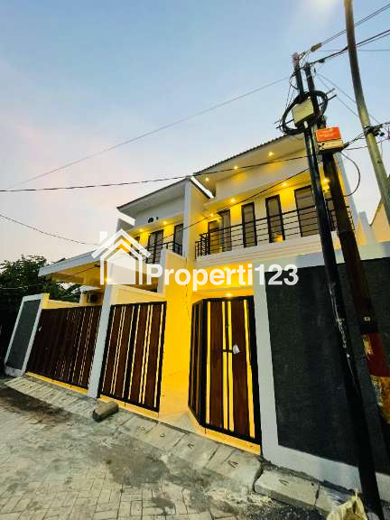 Rumah Modern Baru Gress di Perumahan Pondok Benowo Indah Surabaya Barat - 10