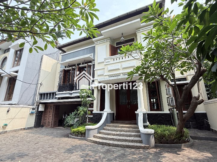 Dijual Rumah Mewah di Cokroaminoto Menteng Jakarta Pusat - 1