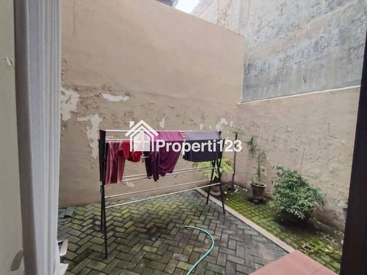 Rumah Siap Huni Lokasi Perumahan Ketintang Surabaya Selatan - 4