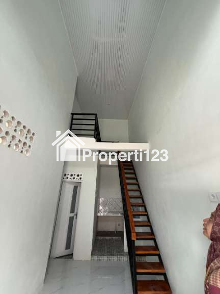 Rumah Siap Huni Lokasi Perumahan Ketintang Surabaya Selatan - 11