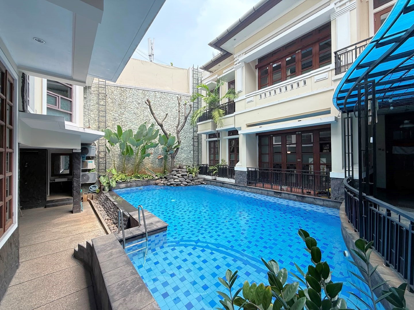 Rumah Konsep Kondominium Gondangdia Menteng Jakarta Pusat - 1