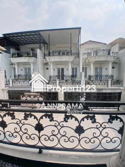 Rumah cluster 2 lantai di Cipedak Jakarta Selatan - 10