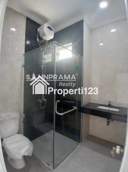 Rumah cluster 2 lantai di Cipedak Jakarta Selatan - 9