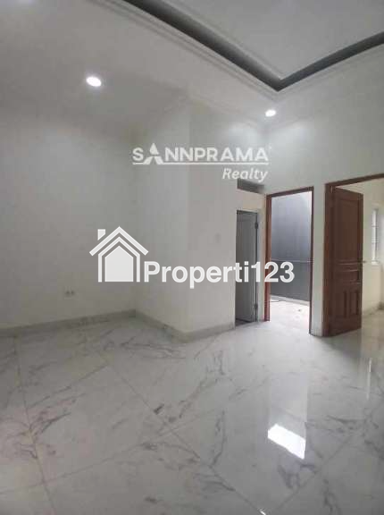 Rumah cluster 2 lantai di Cipedak Jakarta Selatan - 6