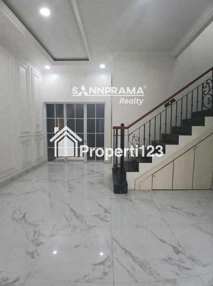 Rumah cluster 2 lantai di Cipedak Jakarta Selatan - 2