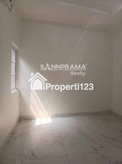 Rumah cluster 2 lantai di Cipedak Jakarta Selatan - 12