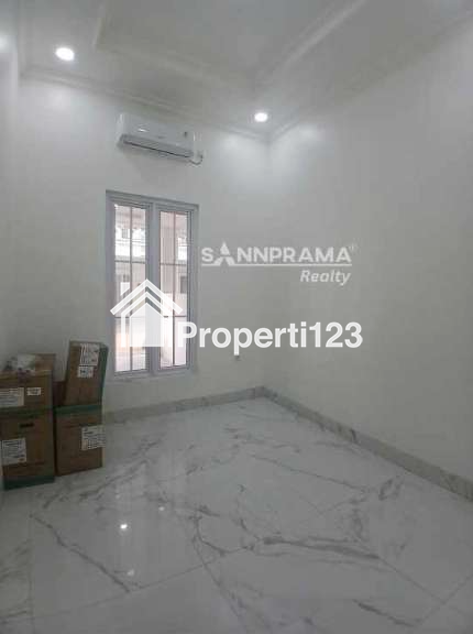 Rumah cluster 2 lantai di Cipedak Jakarta Selatan - 7