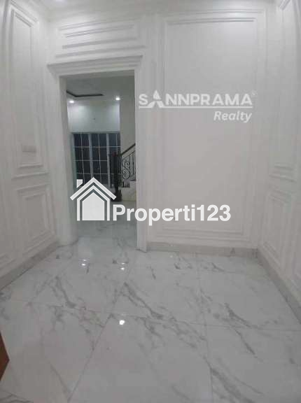 Rumah cluster 2 lantai di Cipedak Jakarta Selatan - 8