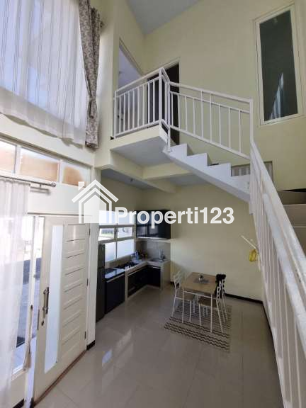 Rumah 2 Lantai Full Furnished Dekat UMM Malang - SHM, Bisa KPR, Siap Huni - 2