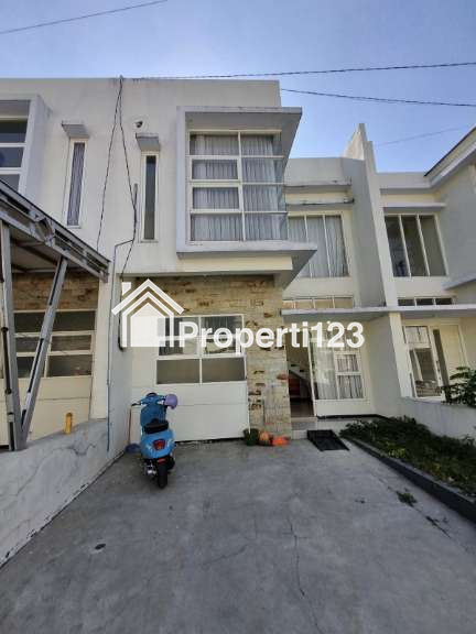 Rumah 2 Lantai Full Furnished Dekat UMM Malang - SHM, Bisa KPR, Siap Huni - 1