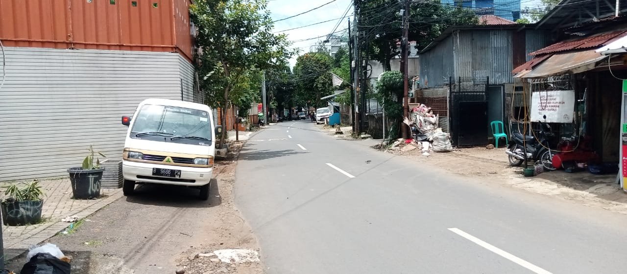 Rumah Lama Lokasi Strategis Premium Kawasan Perkantoran di Kebagusan Jakarta Selatan - 3
