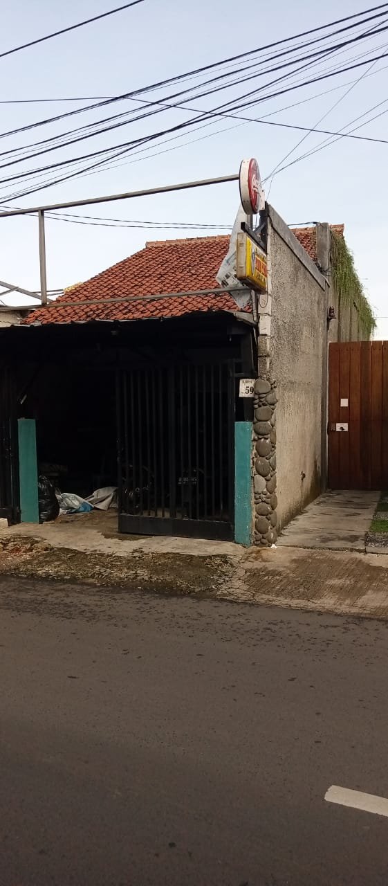 Rumah Lama Lokasi Strategis Premium Kawasan Perkantoran di Kebagusan Jakarta Selatan - 2