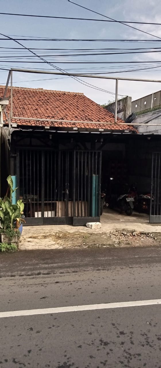 Rumah Lama Lokasi Strategis Premium Kawasan Perkantoran di Kebagusan Jakarta Selatan - 1