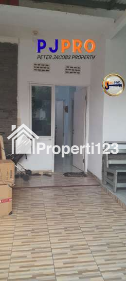 Dijual Rumah Minimalis dengan Harga Murah di Grand Mahkota 1 Bekasi - 1