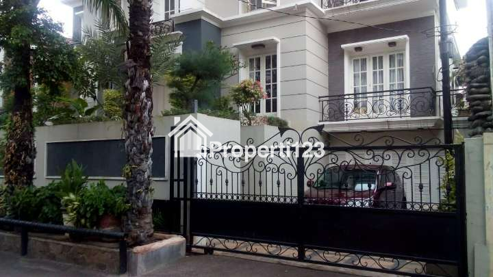 Dijual Murah Rumah Mewah 3 Lt. di Cempaka Putih Tengah, Jakarta Pusat - 8