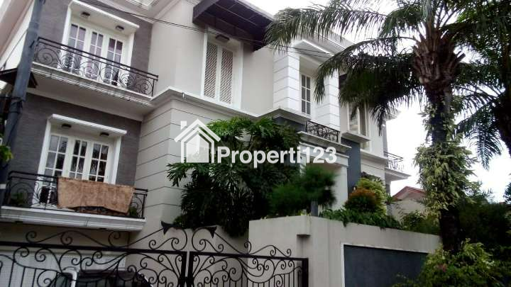 Dijual Murah Rumah Mewah 3 Lt. di Cempaka Putih Tengah, Jakarta Pusat - 1