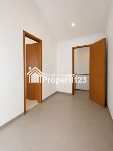 Rumah Konsep Scandinavian Split Level di Serua Ciputat Tangsel - 4