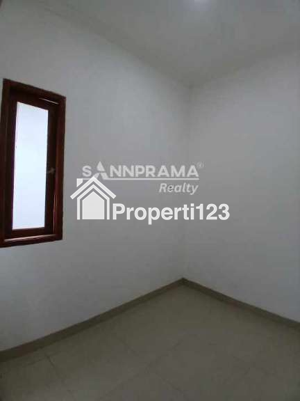 Rumah hook 2 lantai dalam cluster di Pengasinan Depok - 7