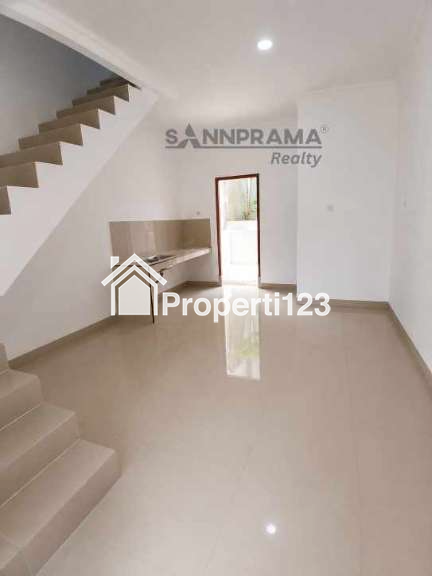 Rumah hook 2 lantai dalam cluster di Pengasinan Depok - 2