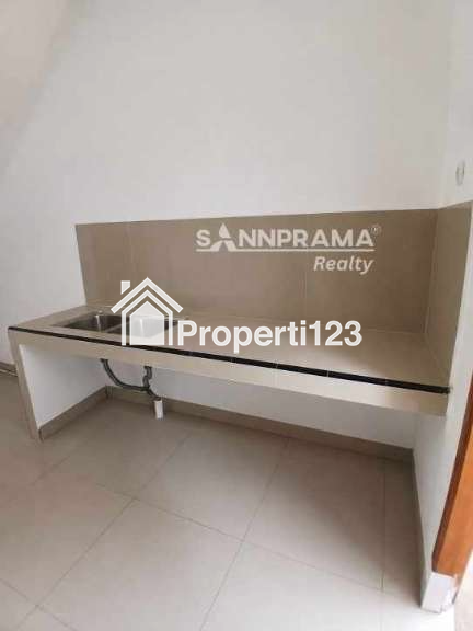 Rumah hook 2 lantai dalam cluster di Pengasinan Depok - 3