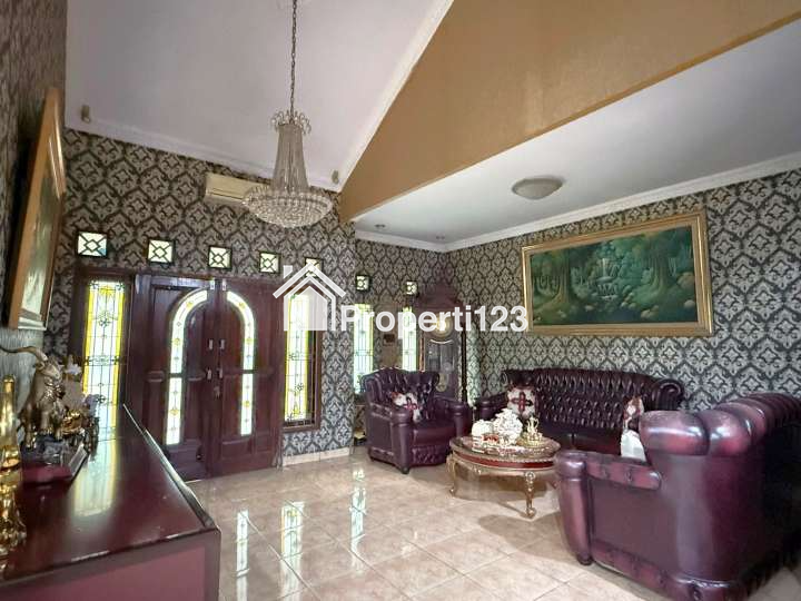 Rumah Hadap Taman Perumahan Griya Bintara Indah Bekasi Barat - 3