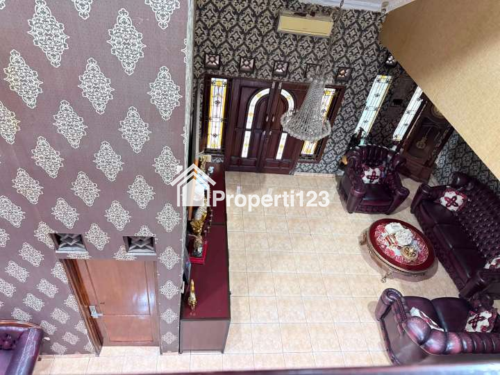 Rumah Hadap Taman Perumahan Griya Bintara Indah Bekasi Barat - 8