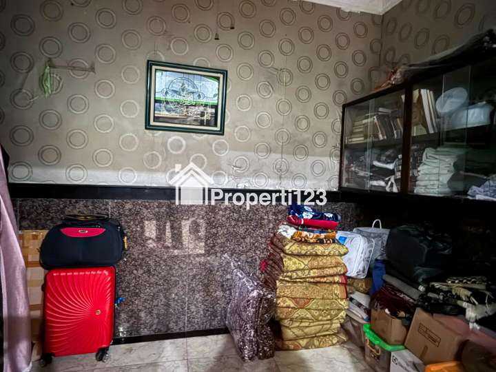 Rumah Hadap Taman Perumahan Griya Bintara Indah Bekasi Barat - 11