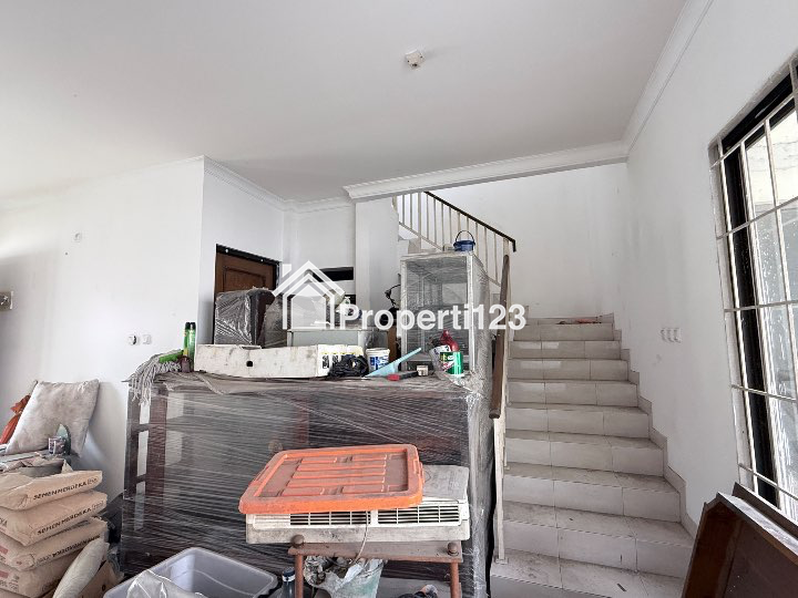 Dijual Murah Rumah di Cluster Aralia Harapan Indah Bekasi - 3