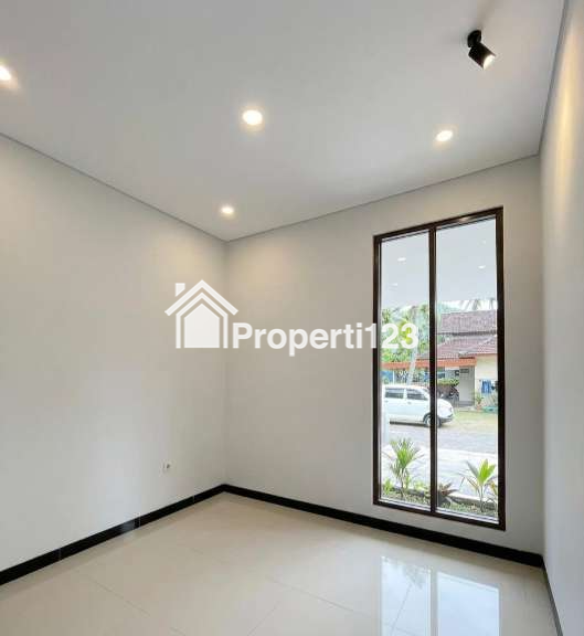 Rumah minggir Baru siap huni pinggir jalan aspal dekat godean seyegan sd kanisius - 4