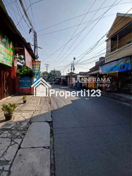 Tanah strategis ada rumah lama di Pitara Depok - 2