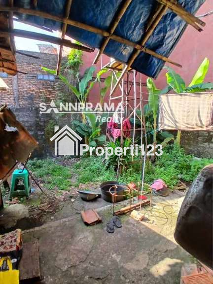 Tanah strategis ada rumah lama di Pitara Depok - 5