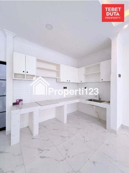 Dijual Rumah Baru Tebet Barat Lokasi Strategis Nyaman Jalan 1 Mobil - 5