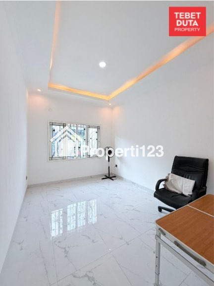 Dijual Rumah Baru Tebet Barat Lokasi Strategis Nyaman Jalan 1 Mobil - 8